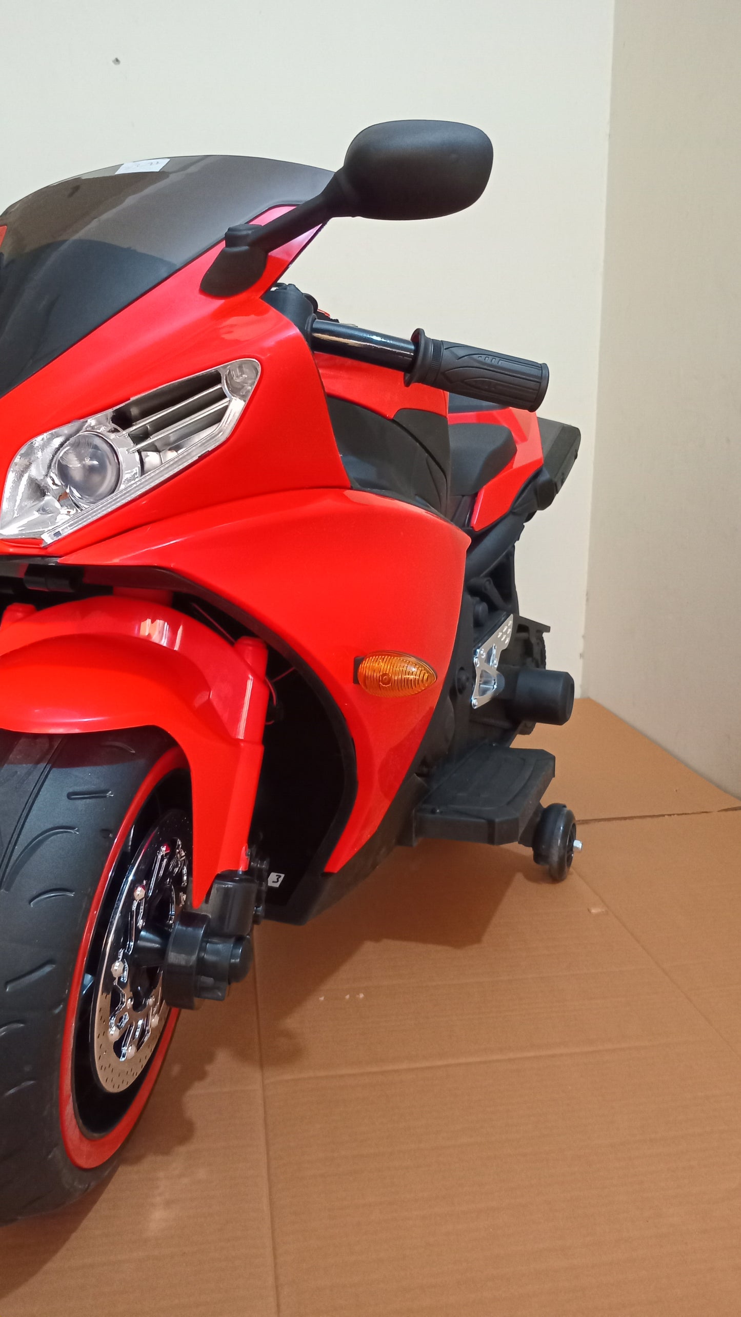 Heavy bike for kids, For age 4 to 8 years, Rechargeable battery operated kids bike, music mp3 LED lights, motors big battery. Color Red.